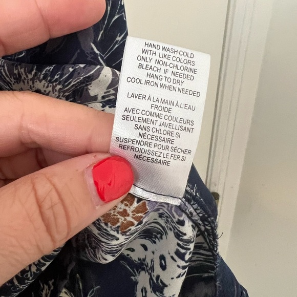 Serein brand Floral Navy Women's Blouse size 3X (M122) - Picture 4 of 6